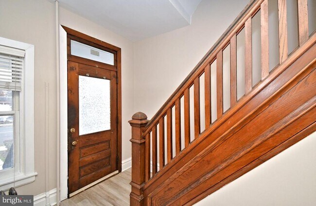 Building Photo - 778 Starr St