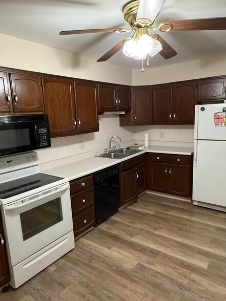 Building Photo - 1655 Kimberly St