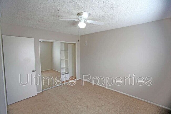Building Photo - 2808 W Orangewood Ave
