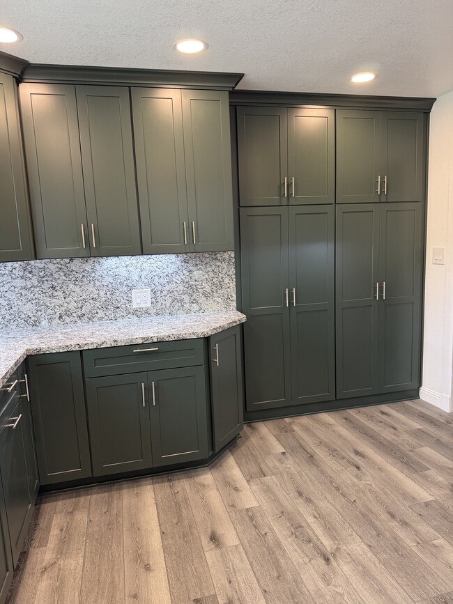 Building Photo - 116 S Arroyo Seco St