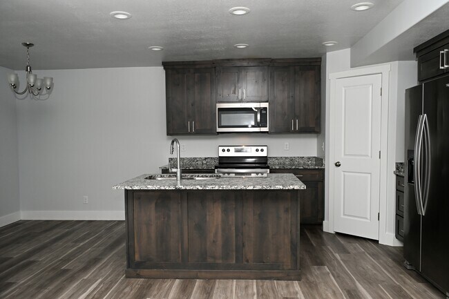 Building Photo - 2041 N 380 E
