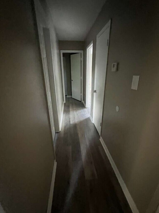 Building Photo - 10405 Riverbend Cir