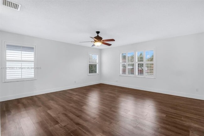 Building Photo - 2716 SW 180th Ave