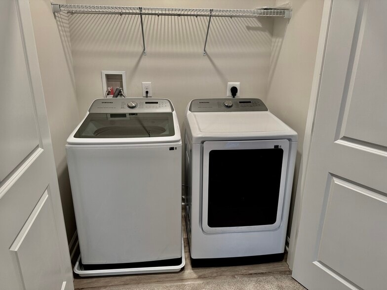 Laundry - 6 Elliot Ln