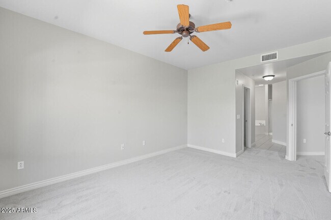 Building Photo - 5450 E Deer Valley Dr