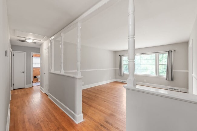 Building Photo - 3 Bedroom Home in South Charlotte
