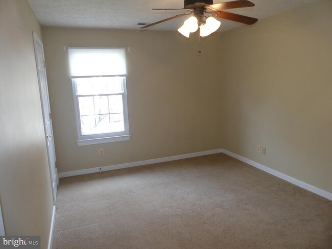 Building Photo - 200 Burkwood Ct