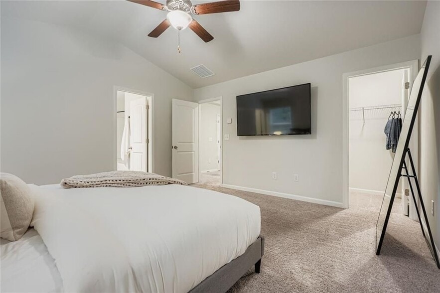 Building Photo - 4630 Blake Lp