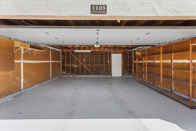 Building Photo - 1105 Fontana Dr