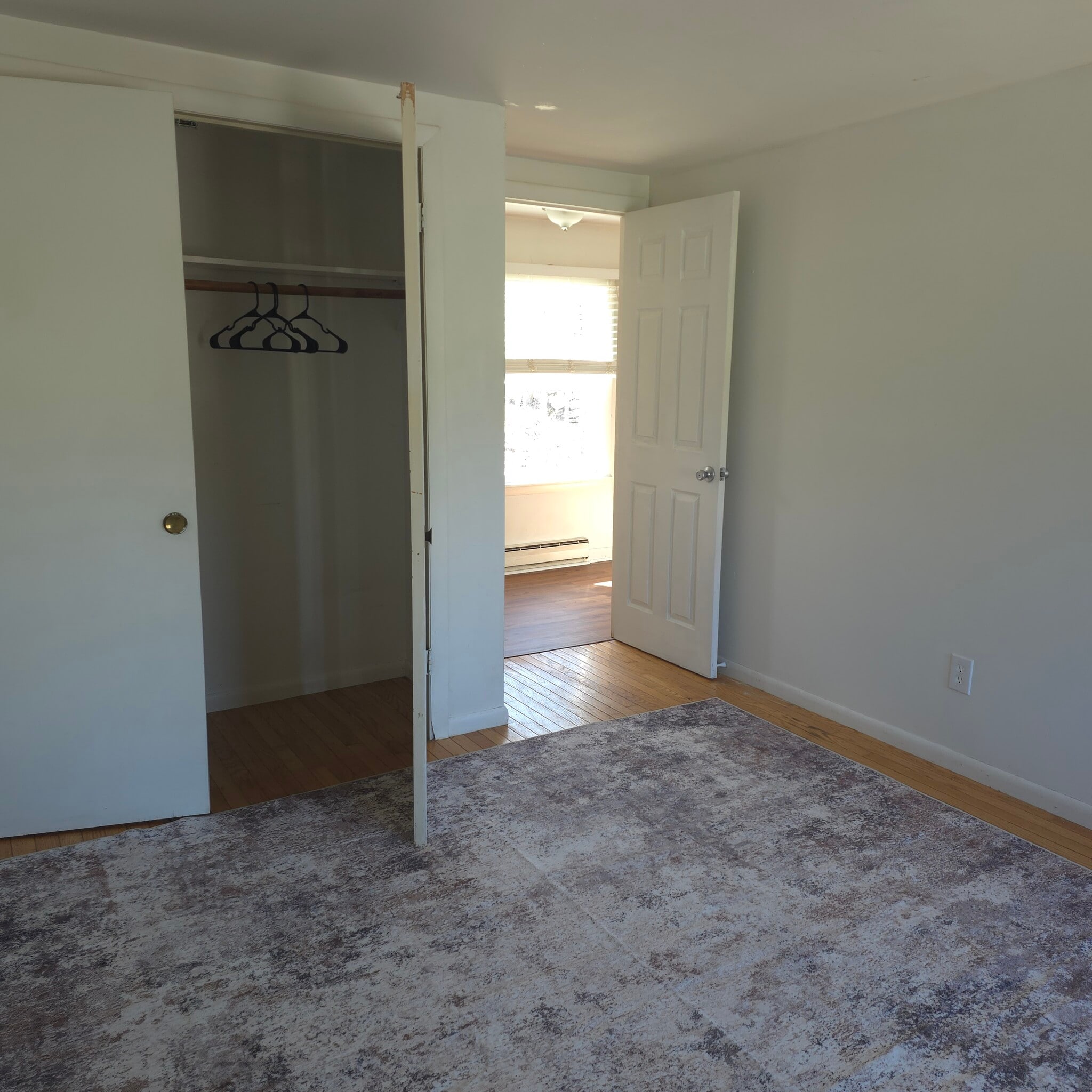 Building Photo - 5 Fairview Park Rd