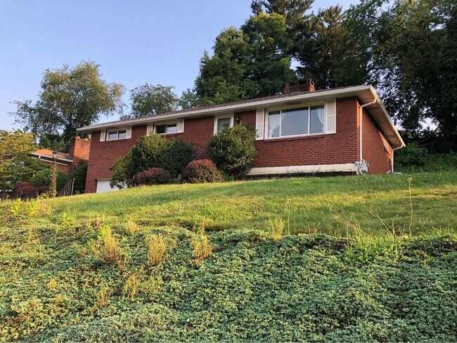 front left side - 21 Terrace Dr