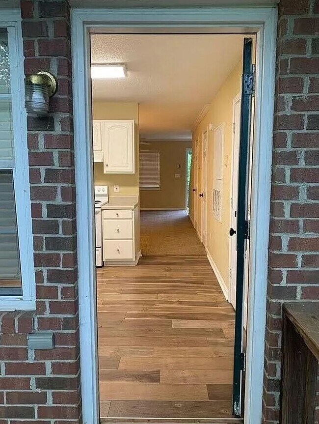 Building Photo - 2BR Condo Overlooking UGA Golf Course | On UGA Bus Line | Minutes to Campus
