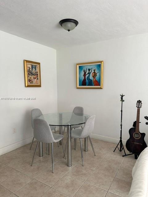 Building Photo - 2930 Point E Dr