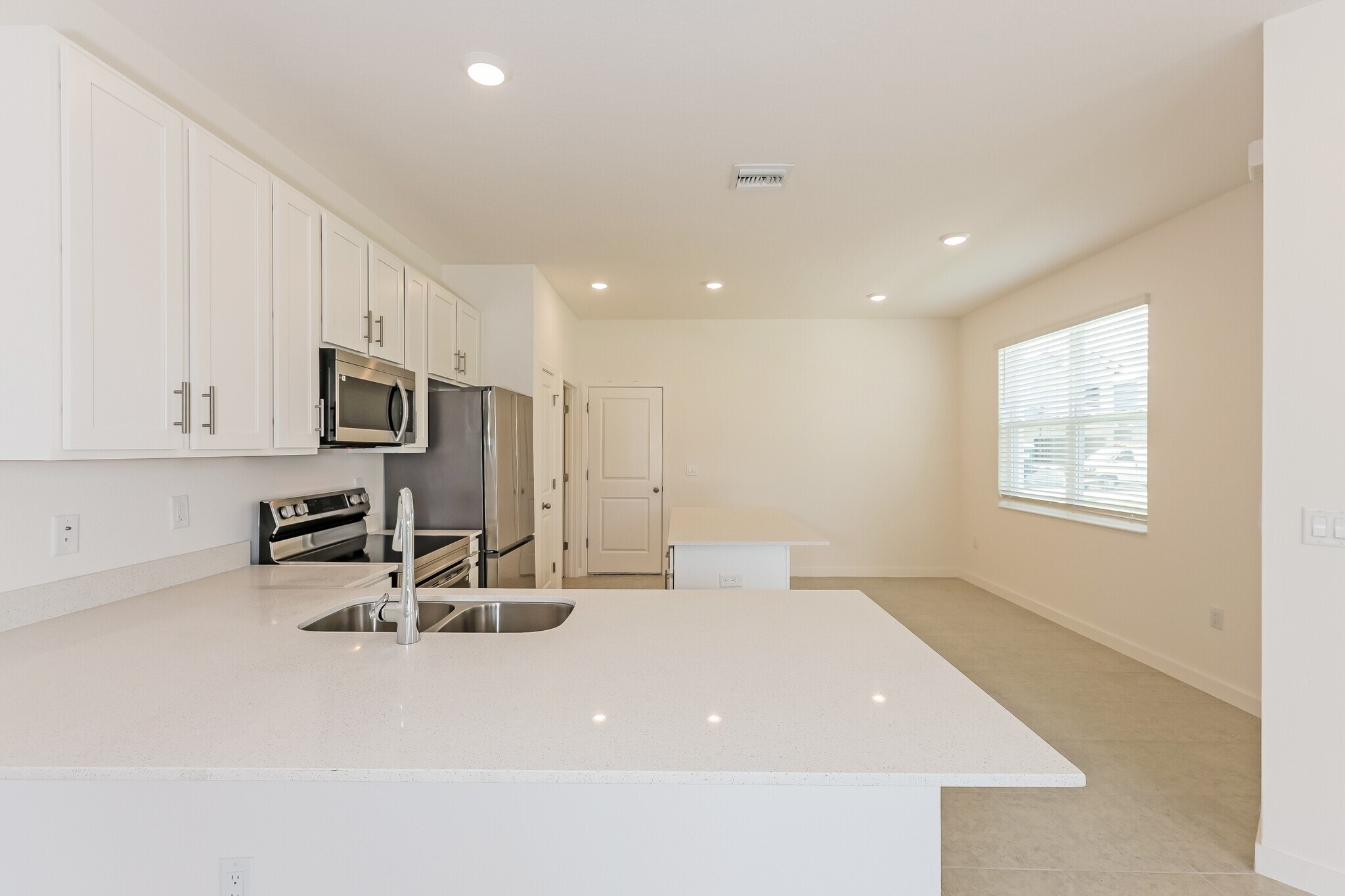 Building Photo - 1456 Tristar Dr