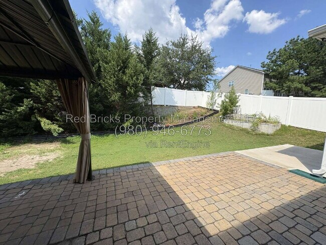 Building Photo - 2403 Palmdale Walk Dr