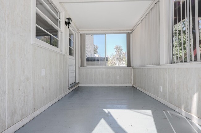 Building Photo - 245 Calef Rd