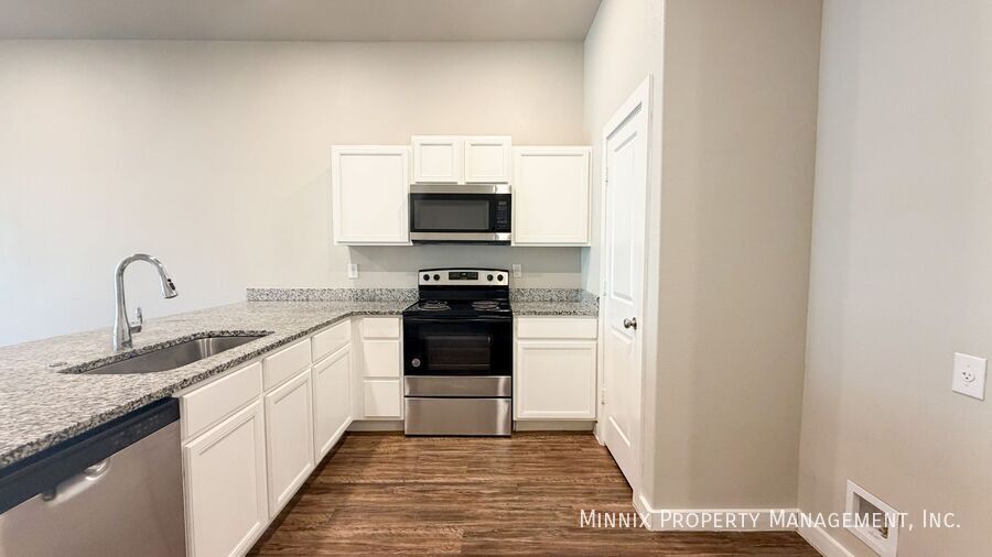 Building Photo - 2133 Kokomo Ave