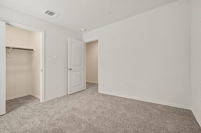 Building Photo - 125 Arbor Dr