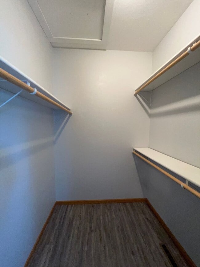 Building Photo - Your Next Home Awaits – Spacious, Updated & Move-In Ready!