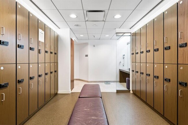 Building Photo - 333 Las Olas Way