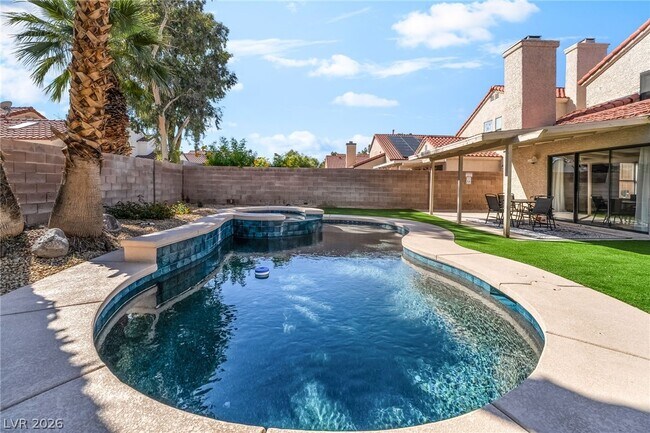 Building Photo - 2717 Lovington Dr