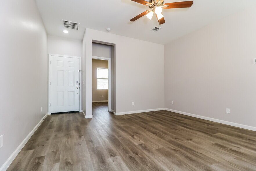 Building Photo - 4845 S 243rd Dr