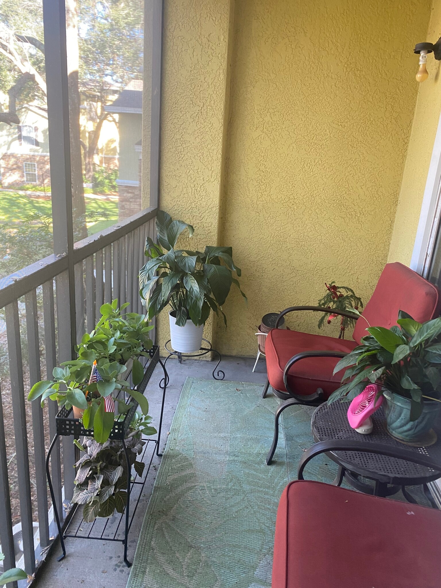 Building Photo - 10123 Courtney Palms Blvd