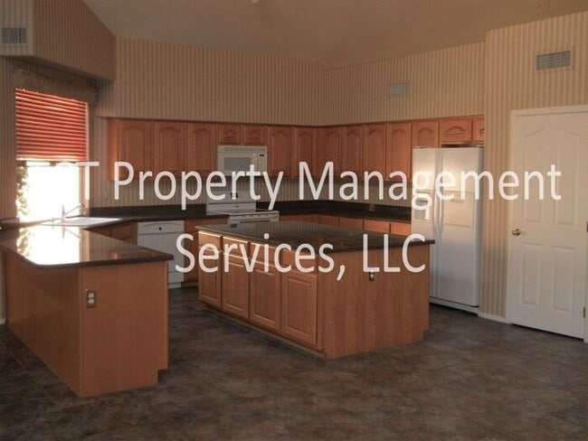 Building Photo - Gorgeous Home in Superstition Springs Village