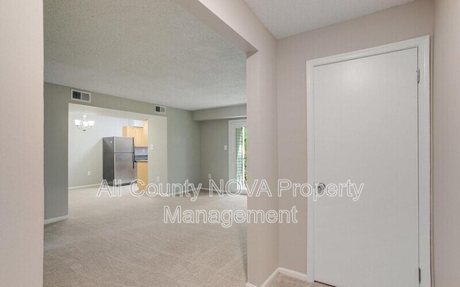 Building Photo - 12215 Stevenson Ct