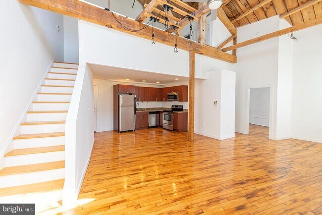 Building Photo - 4 Leverington Ave