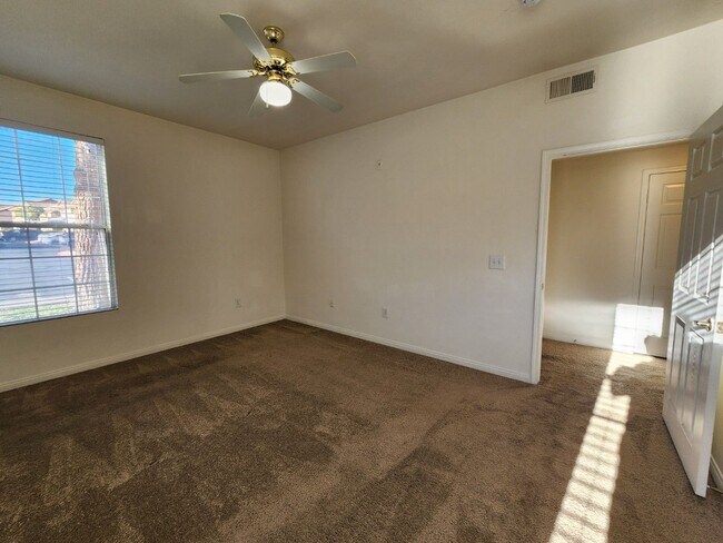 Building Photo - 231 W Horizon Ridge Pkwy