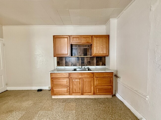 Building Photo - Spacious 2 Bedroom Home FOR RENT in Millvi...