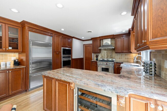 Building Photo - 2A Cherry Ln