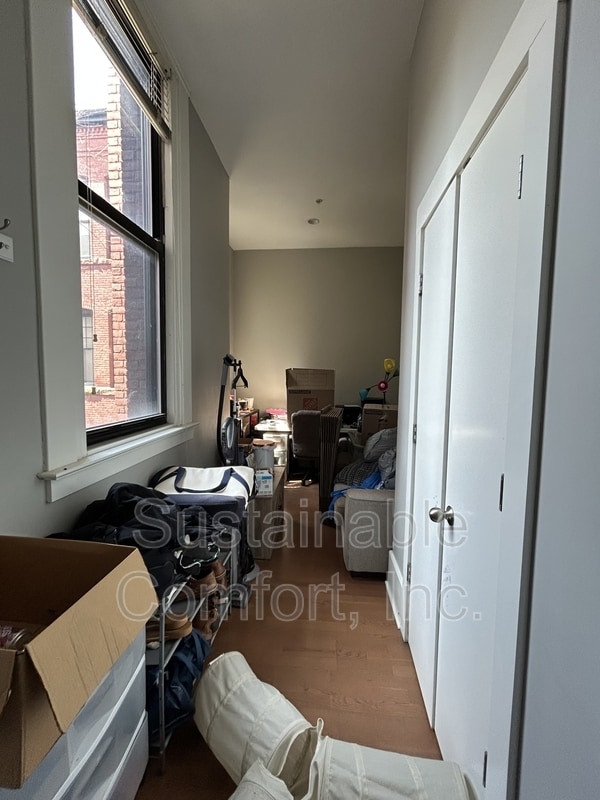 Building Photo - 28 Adams St