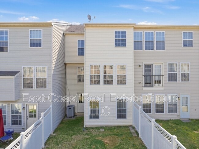 Building Photo - 1247 Mare St