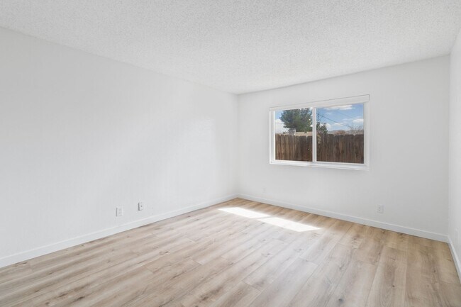 Building Photo - 12579 Kiowa Rd