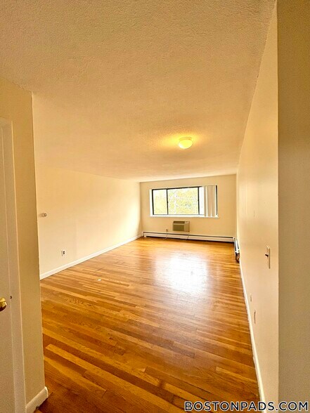 Building Photo - 122 Dustin St