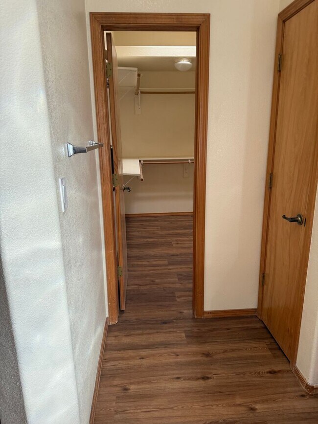 Building Photo - 11004 Catamount Dr NW