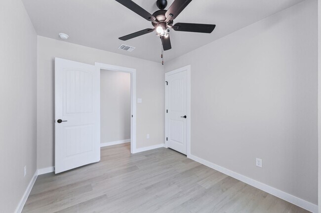 Building Photo - Brand New, Modern, and Ready for You in Temple, TX!