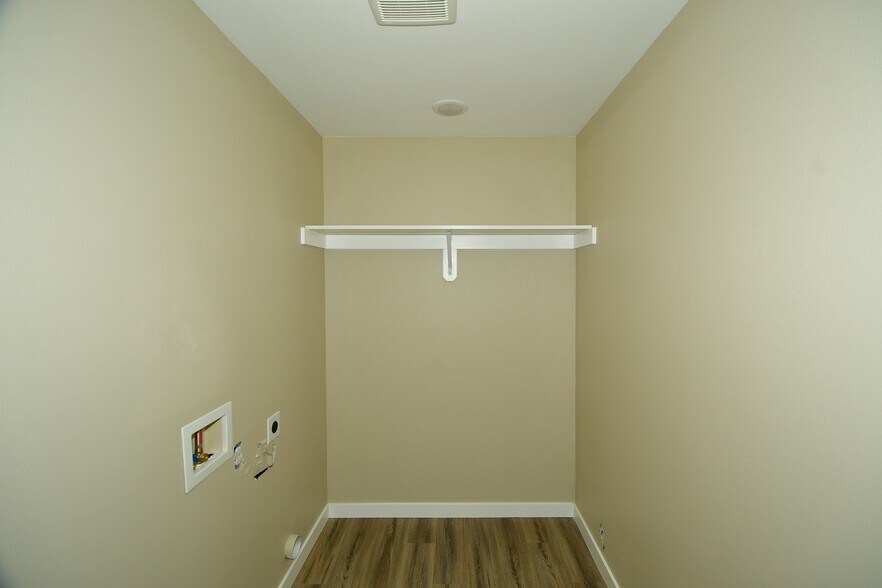 Closet - 954 152nd St E