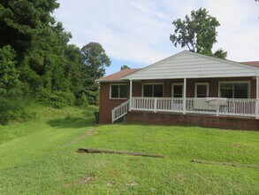 Building Photo - Colonial Heights Virginia