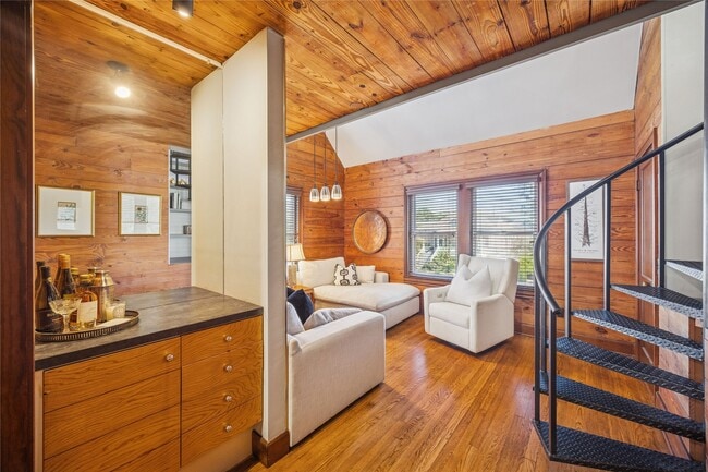 Building Photo - 505 Harvard St