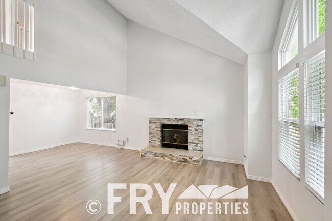 Building Photo - Spacious updated Green Valley Ranch two-story