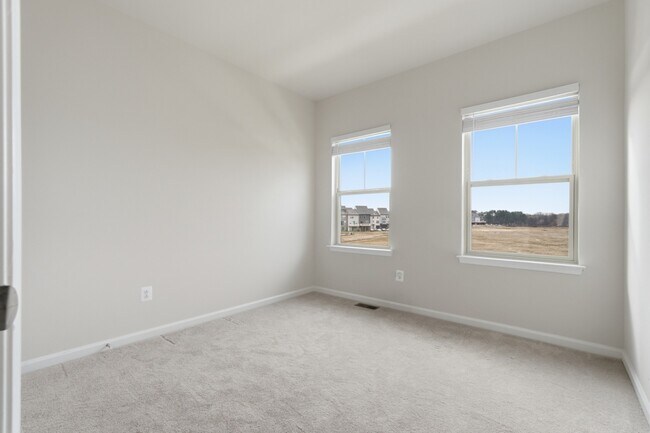 Building Photo - 3503 St Robin Ln