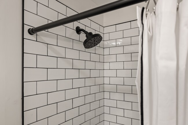 Building Photo - 8 Grove St