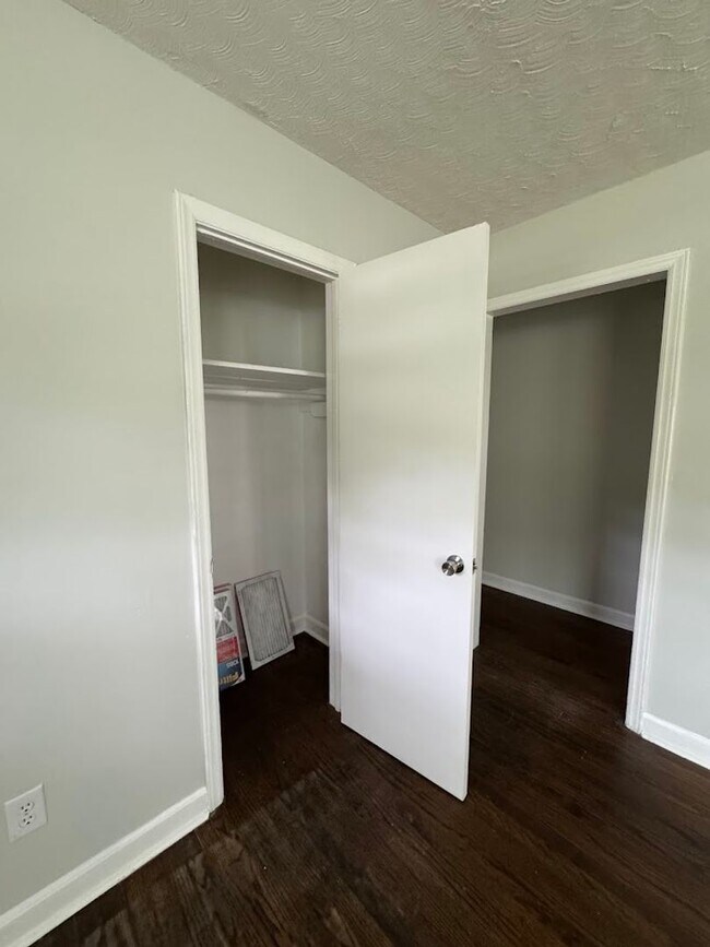 Building Photo - 3bed/1bath House in Greensboro - $1395/month