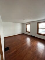 Living Room - 119 N Wilbur Ave