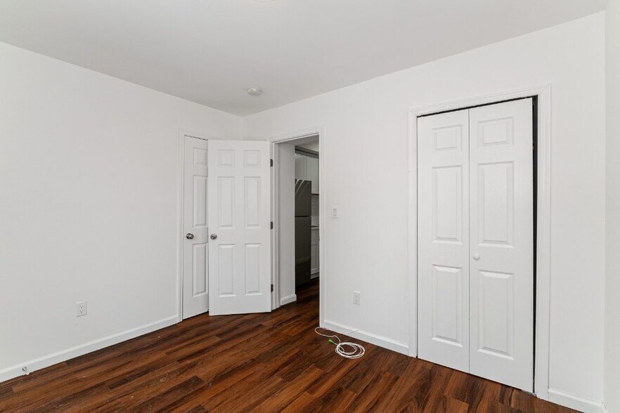 Building Photo - 1838 C St SE