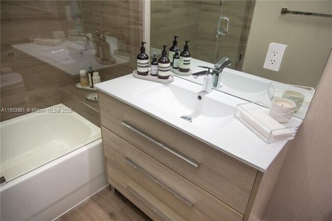 Building Photo - 92 SW 3rd St