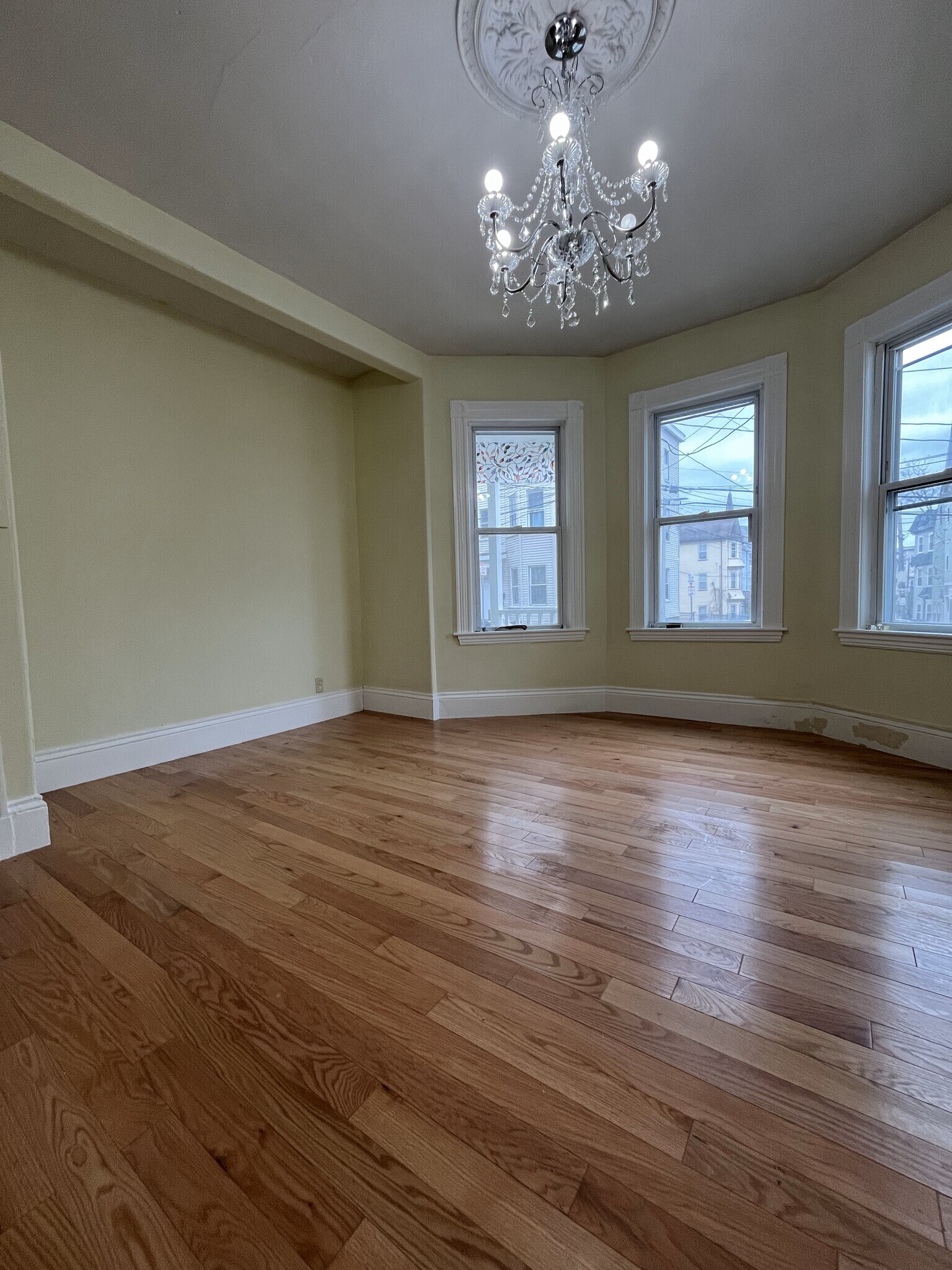 Building Photo - 45 Mozart St
